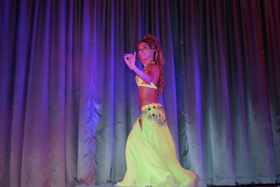 Laura en La Cena De Lo Locos